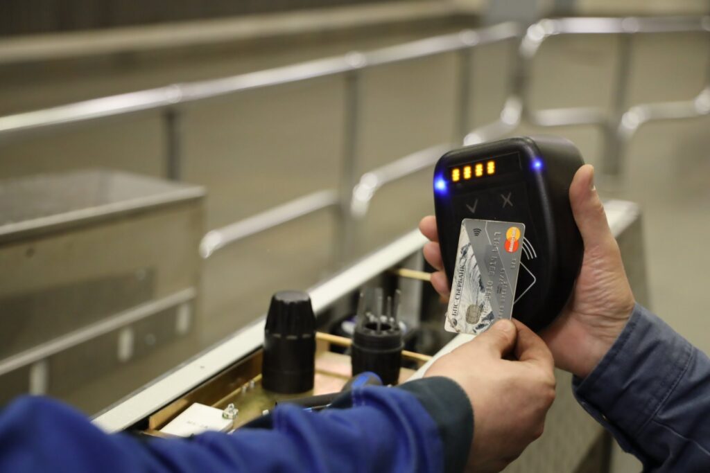 новая модель входного турникета